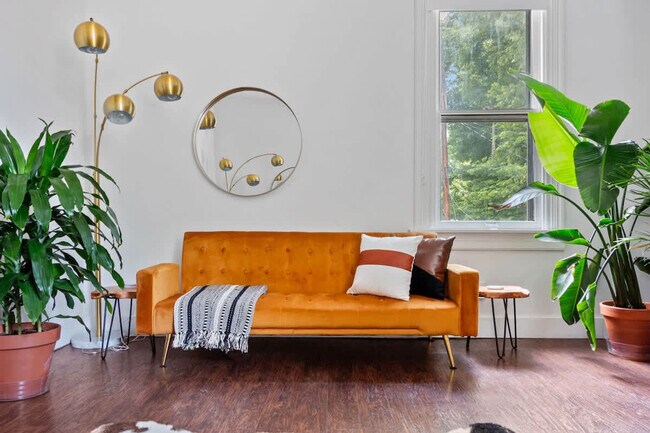 Building Photo - 241 W Water St