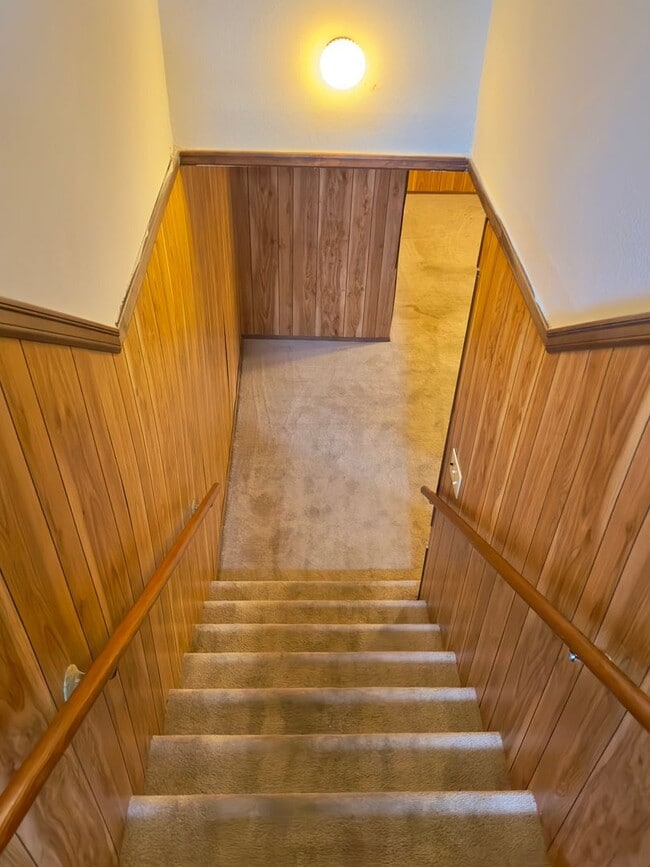 Building Photo - 2,510 Sq Ft | 5 Bedroom · 3 Bathroom – W/D, Terrace, Garage & Extra Space