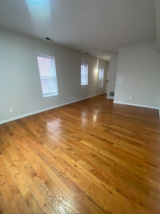 Building Photo - 5535-32 Pershing Ave