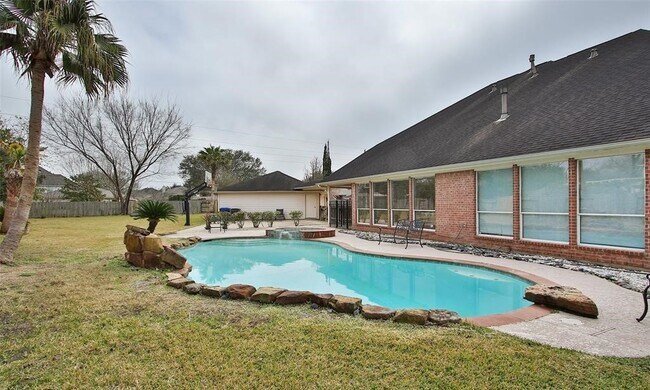 Building Photo - 6319 Misty Creek