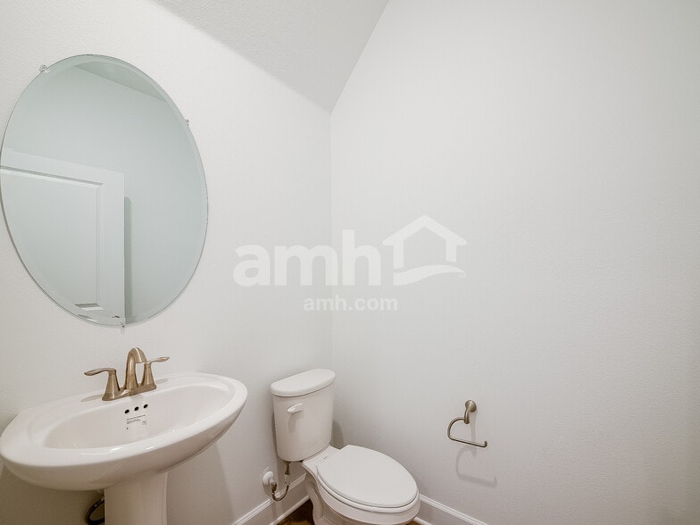 Building Photo - 16540 Cheyanne Ct