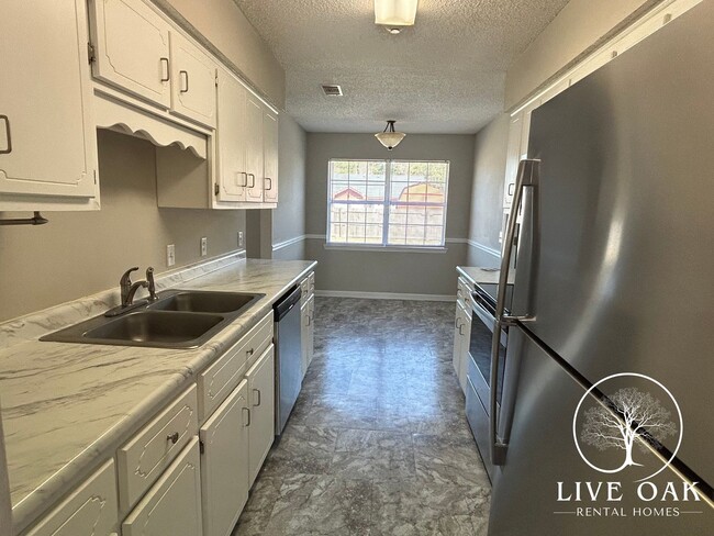 Building Photo - 135 Kenny Dr