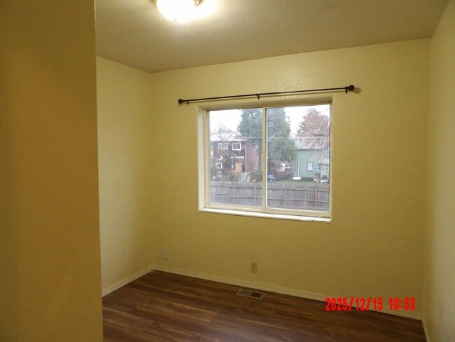 Building Photo - 3 Bedroom Duplex