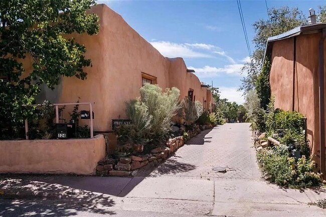 Building Photo - 512 2-522 Alto St