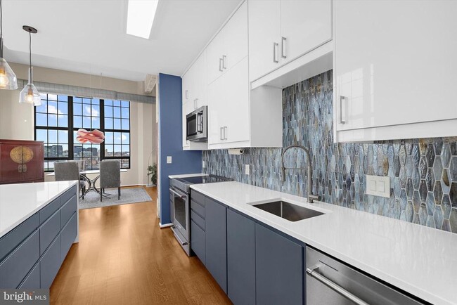 Building Photo - 1200 Steuart St