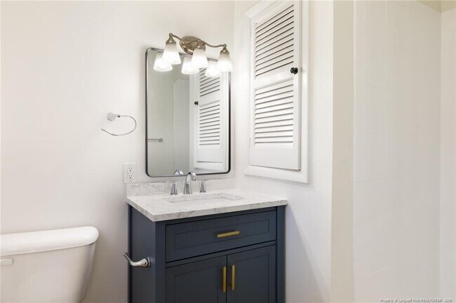 Building Photo - 1623 Van Buren Ave