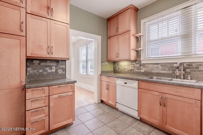 Building Photo - 2923 Downing St