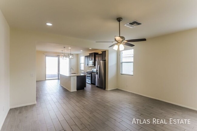 Building Photo - 13038 N Murray Dr
