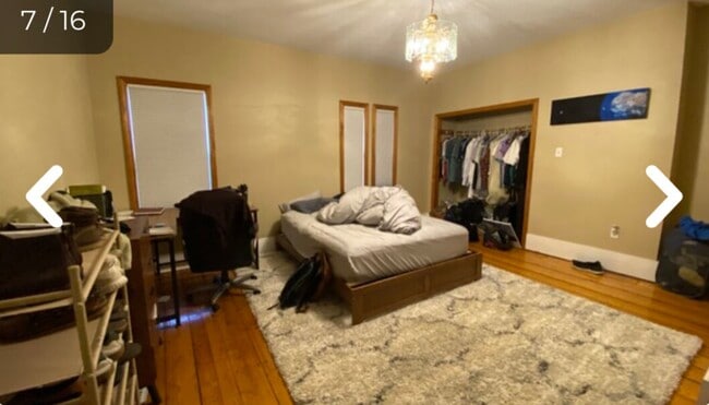 Building Photo - 6 bed Townhouse available 9/1