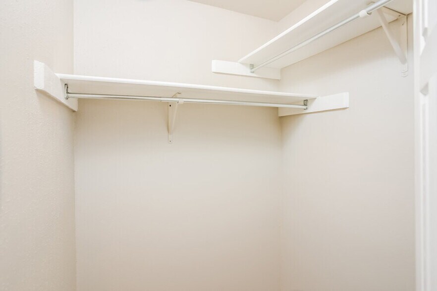 Building Photo - 9335 Autumn Storm