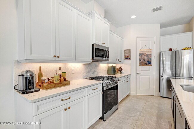 Building Photo - 2889 Avalonia Dr