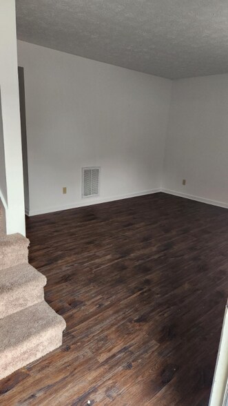 Building Photo - 1834 Kim Watt Dr