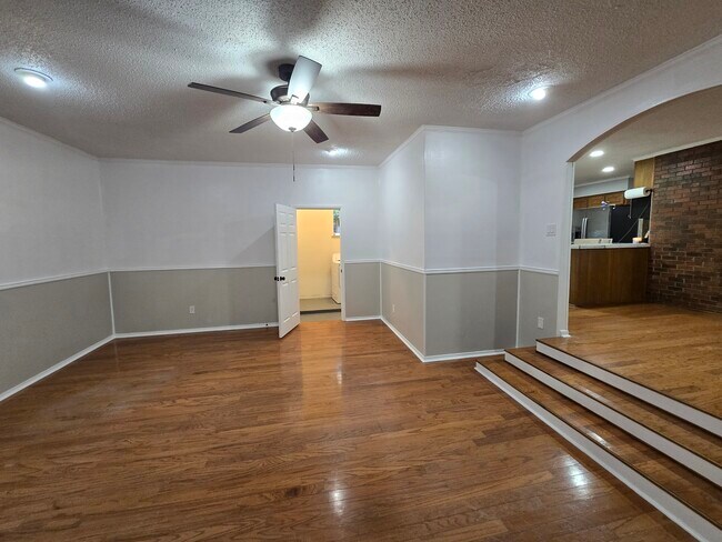 Building Photo - 106 Jefferson Ave