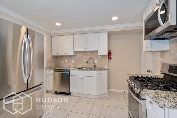 Building Photo - 417 3rd Ave