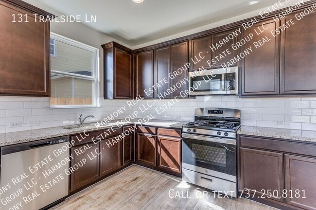 Building Photo - 131 Trailside Ln