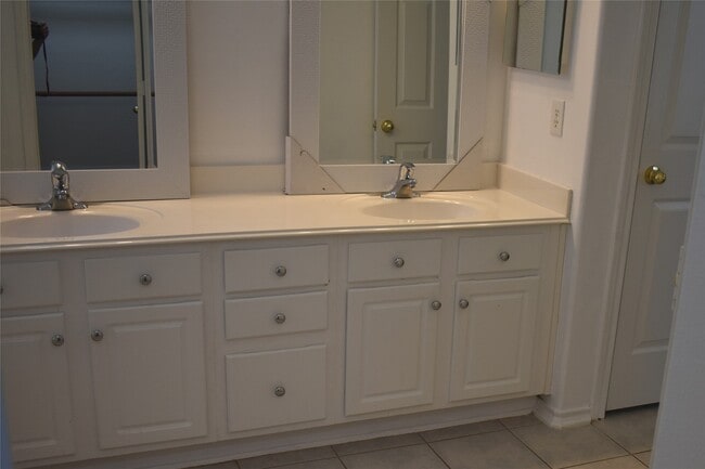 Building Photo - 15318 Ochre Leaf Trail