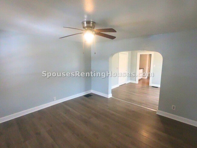 Building Photo - 925 N Grant Ave