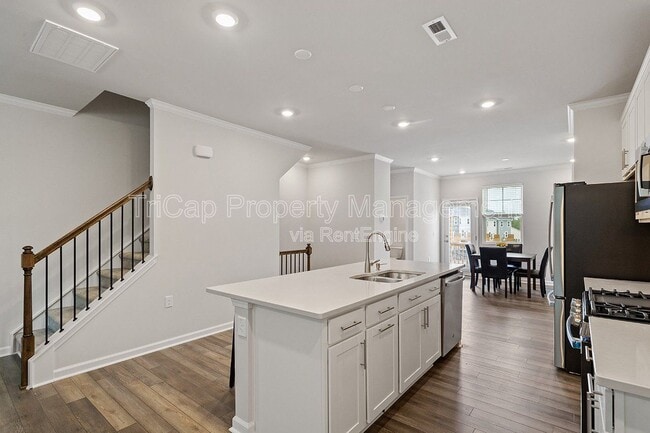 Building Photo - 1721 Chirping Trl