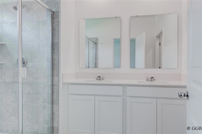 Building Photo - 3290 Laurent Lp