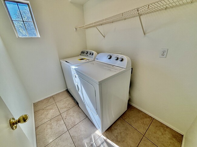 Building Photo - 3018 W Sands Dr
