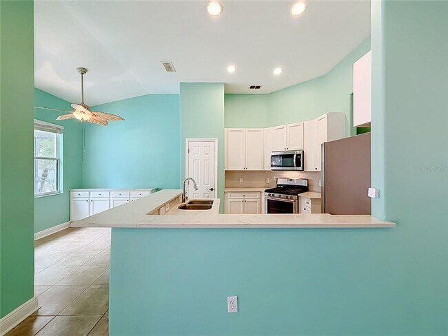 Building Photo - 2947 Majestic Isle Dr