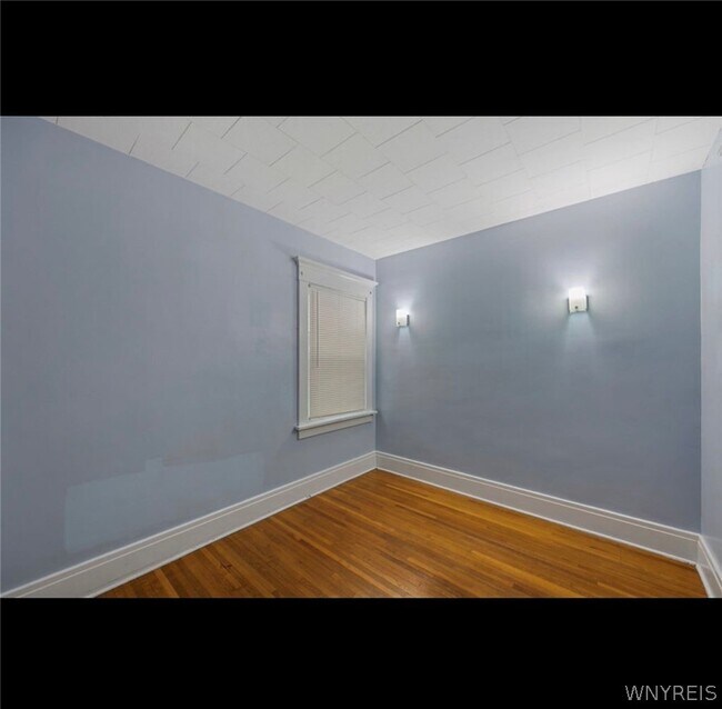 Building Photo - 122 Stratford Rd