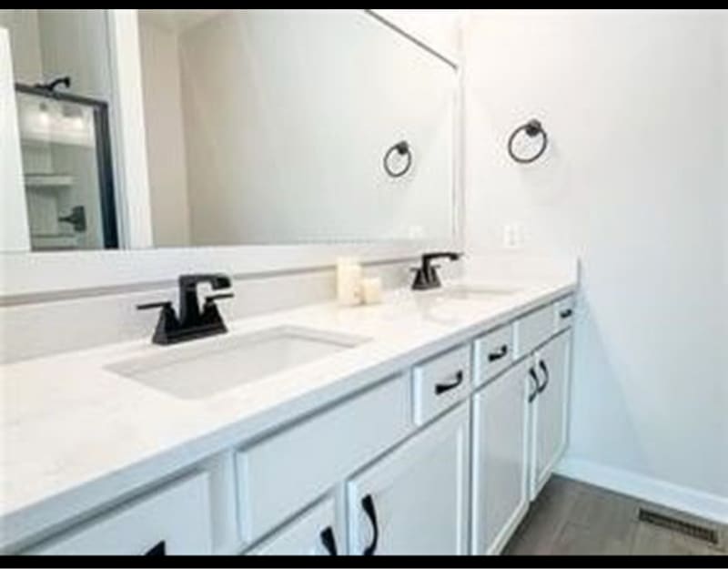 Building Photo - 3012 Crest View Cir