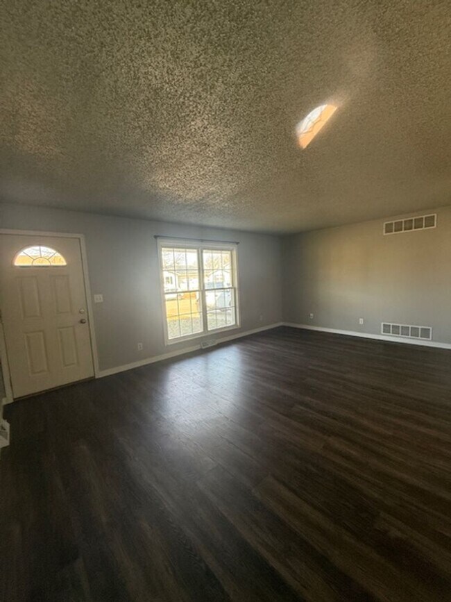 Building Photo - 812/814 DEERFIELD