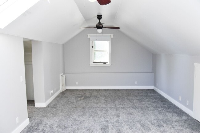 Building Photo - 154 N Shaffer St