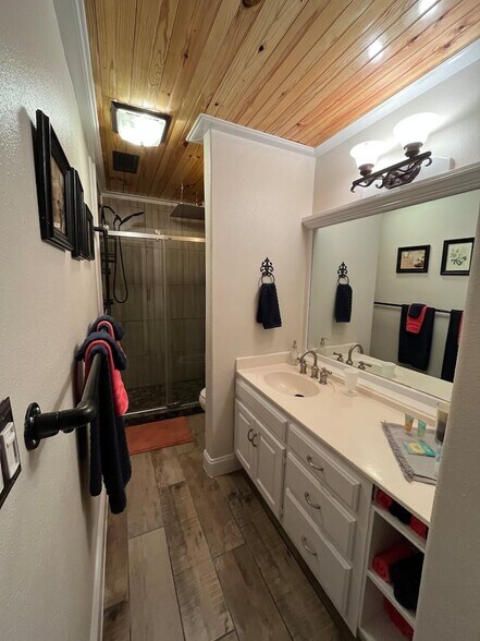 Building Photo - 12102 Carriage Ct SE