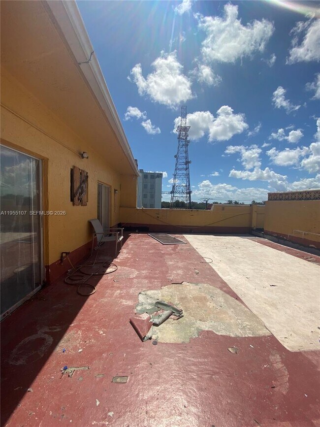 Building Photo - 5100 SW 41st St