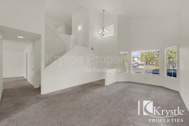 Building Photo - 267 Quartz Ln