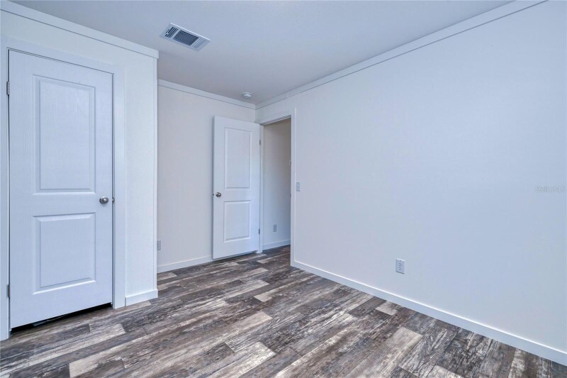 Building Photo - 6720 Villaview Dr