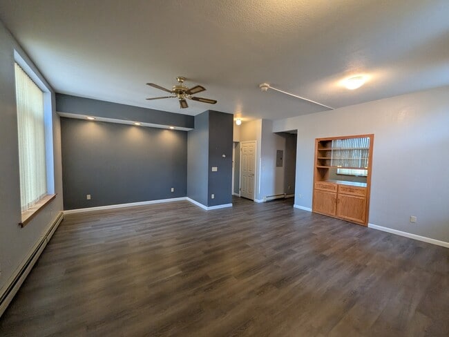 Building Photo - 1000 Fountain Terrace Dr