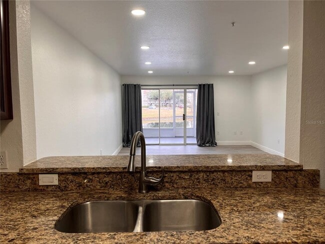 Building Photo - 13838 Fairway Island Dr