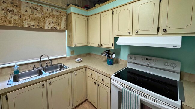 Building Photo - 6253 Imperial Dr