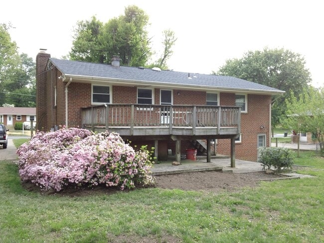 Back of House - 9204 Dellwood Dr