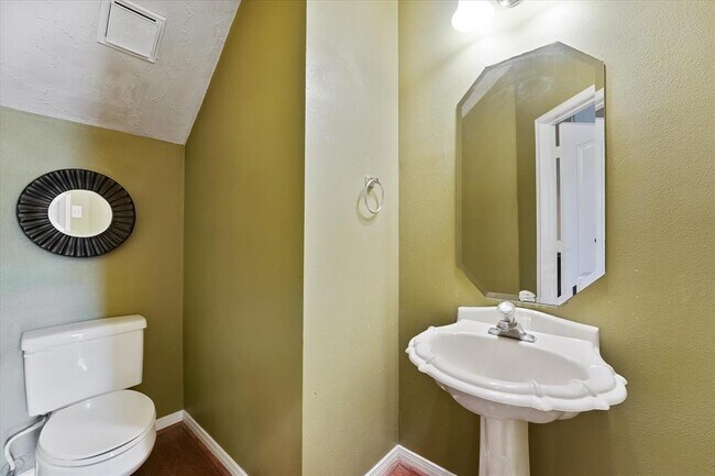 Building Photo - 4426 Park Bend Dr