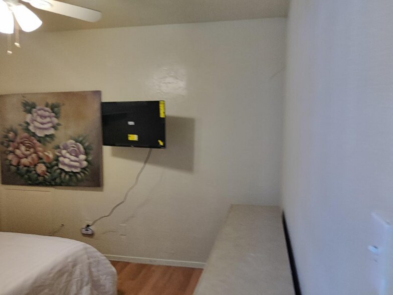 Building Photo - 811 Georgiana Dr