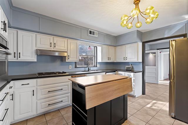 Building Photo - 6527 Axton Cir