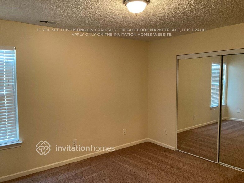 Building Photo - 8802 Laurel Run Dr