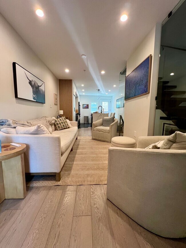 Building Photo - Gorgeous 3-Bedroom (or 2BR + Office) Townhome in the Heart of Northern Liberties! Available July ...