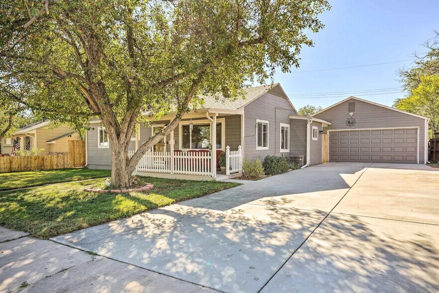 Building Photo - 1217 Falcon Ave
