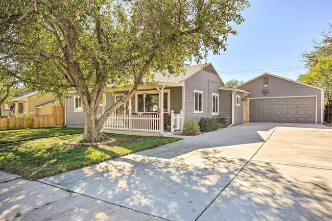 Building Photo - 1217 Falcon Ave