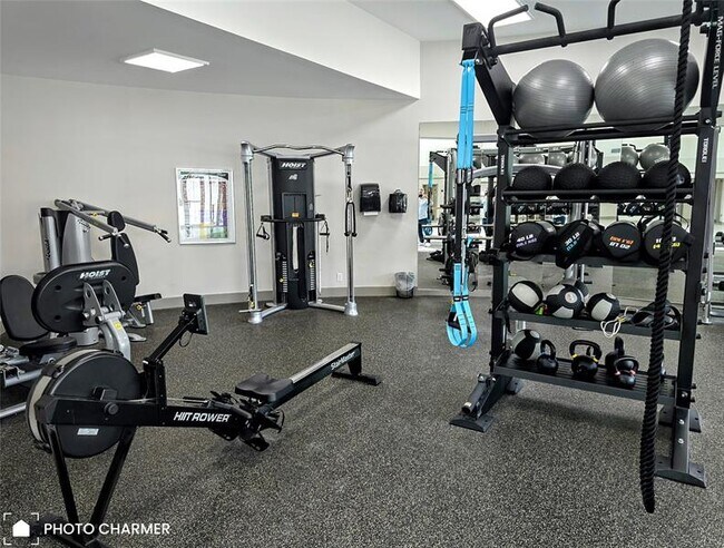 Building Photo - 1101 River Reach Dr