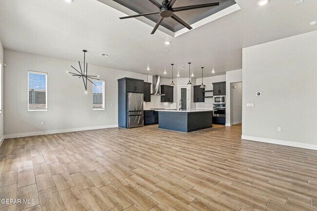 Building Photo - 1807 Ritzy Lou Pl
