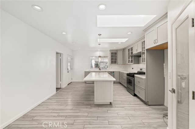 Building Photo - 587 E Arrow Hwy