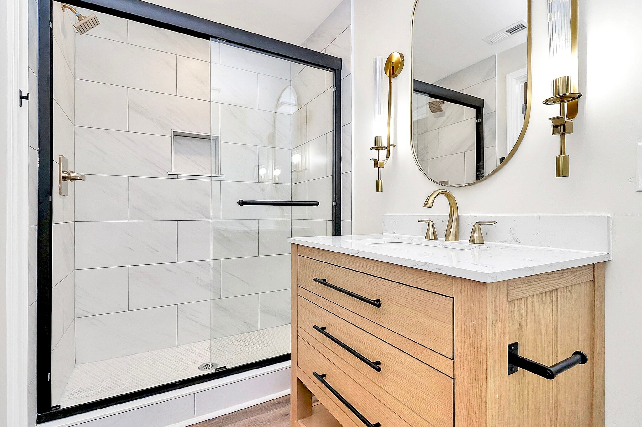 Building Photo - 7737 Batavia Ln