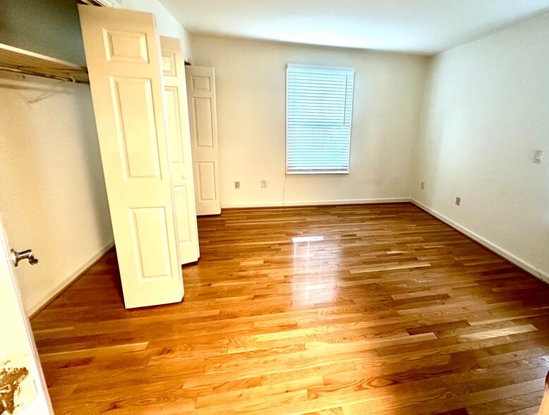 Building Photo - 2118 Acklen Ave