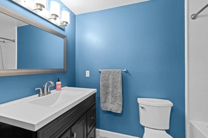 Building Photo - 2719 S Cheryl Ct